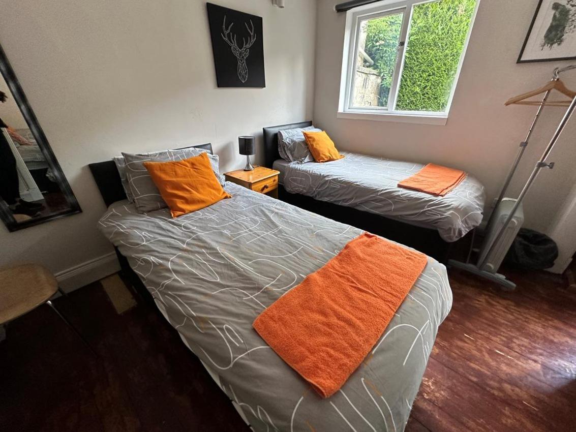 The Kingsview Townhouse - Boutique Hostel Edimburgo Exterior foto
